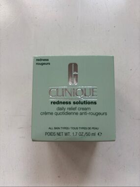 Clinique Redness Solutions Daily Relief Cream